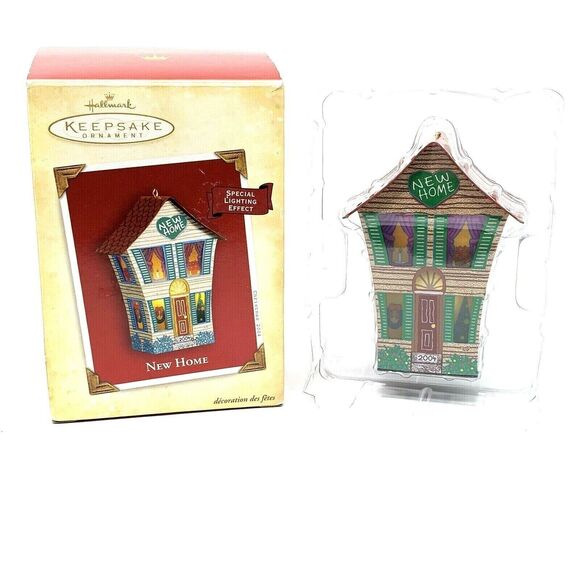 Hallmark Christmas Ornament 2004 New Home Special Lighting Effect Tin - Picture 6 of 8